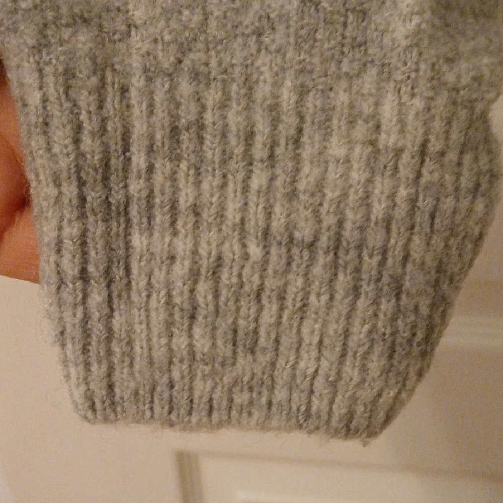H & M Divided Gray Ruffled Sweater - Picture 6 of 8